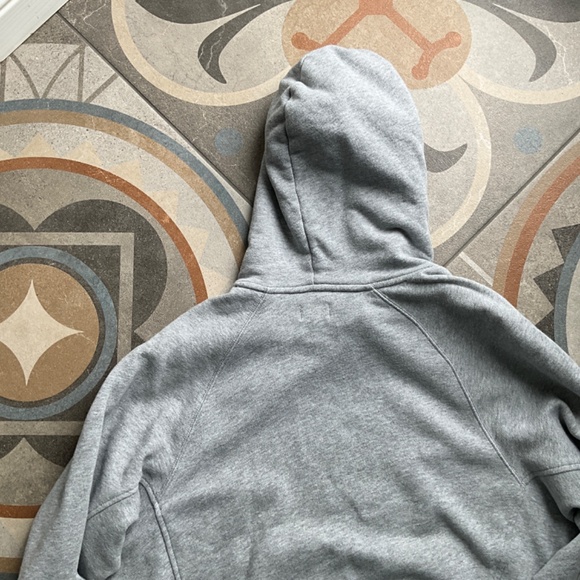 Madewell Terry Relaxed Raglan Sleeve Sweatshirt in Heather Gym Class Grey in XS - Picture 11 of 11